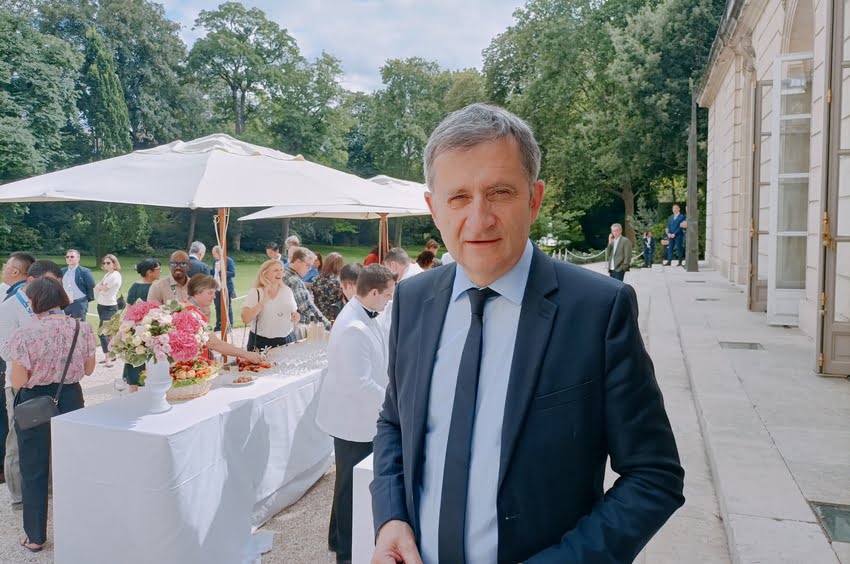 Airs de Paris x Elysee 10